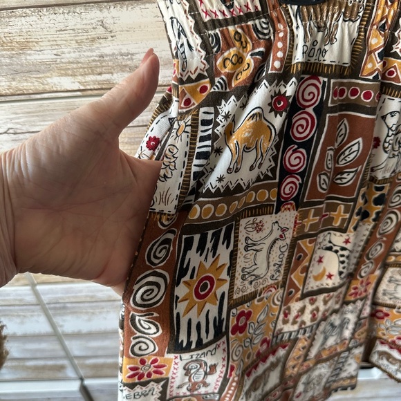 Vintage Bechamel A-Line Shorts with Bold Patterns - Picture 2 of 9